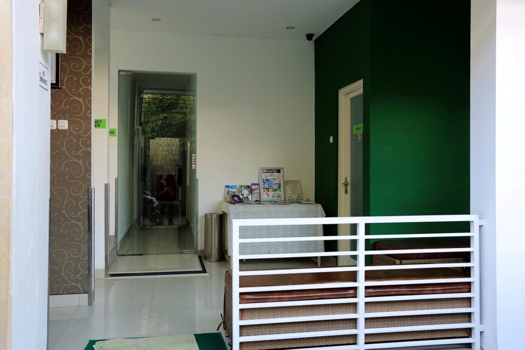 Reddoorz Near Pantai Jerman Hotel กูตา ภายนอก รูปภาพ